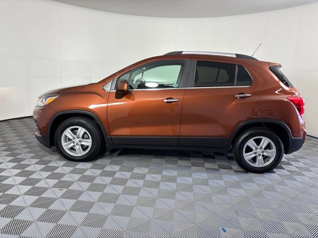 Used 2019 Chevrolet Trax LT w/ LT Convenience Package FWD image 9