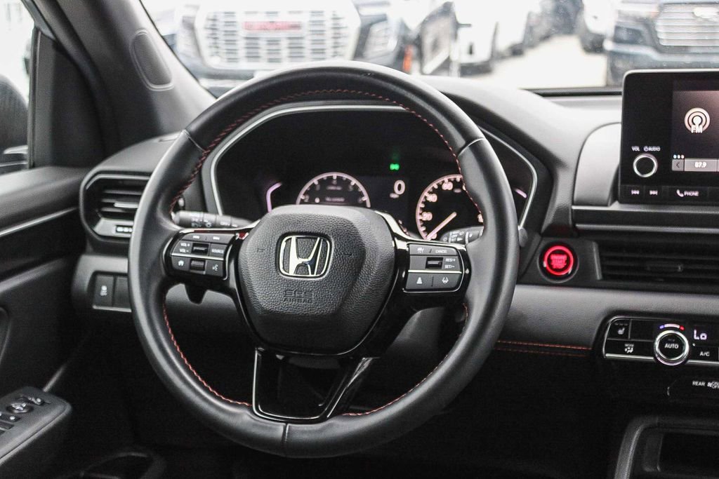Used 2025 Honda Pilot Sport image 16