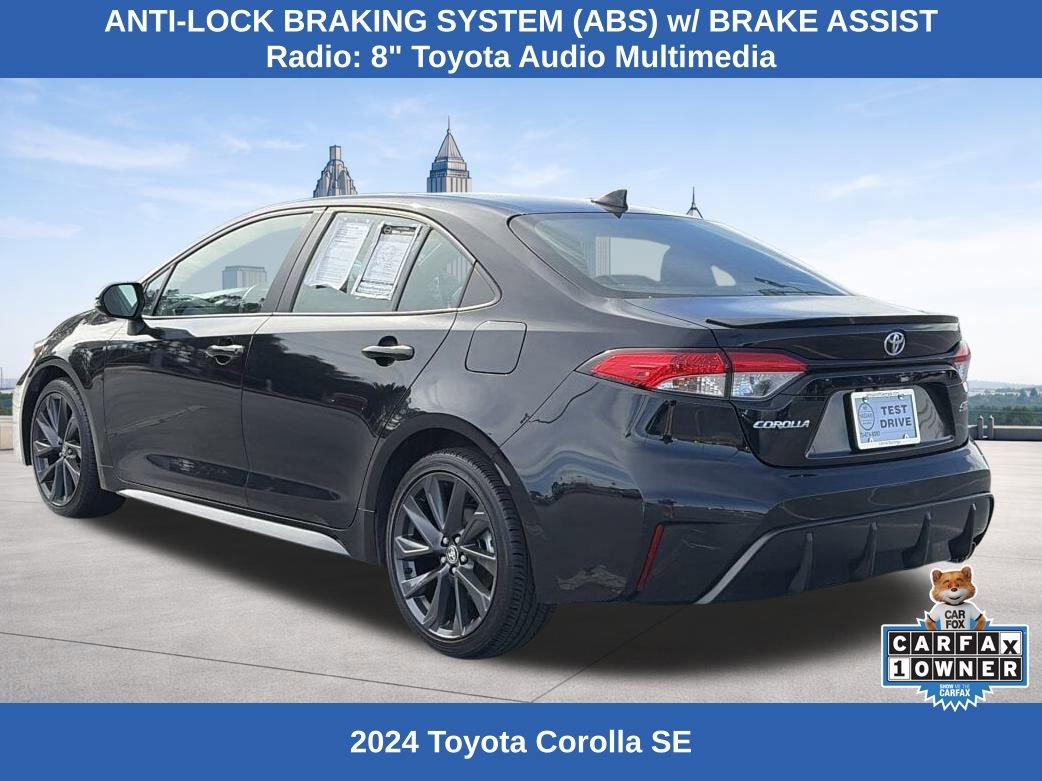 Used 2024 Toyota Corolla SE image 3