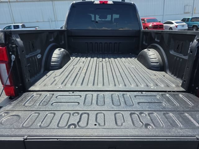 Used 2022 Ford F250 Platinum w/ FX4 Off-Road Package AWD/4WD image 32