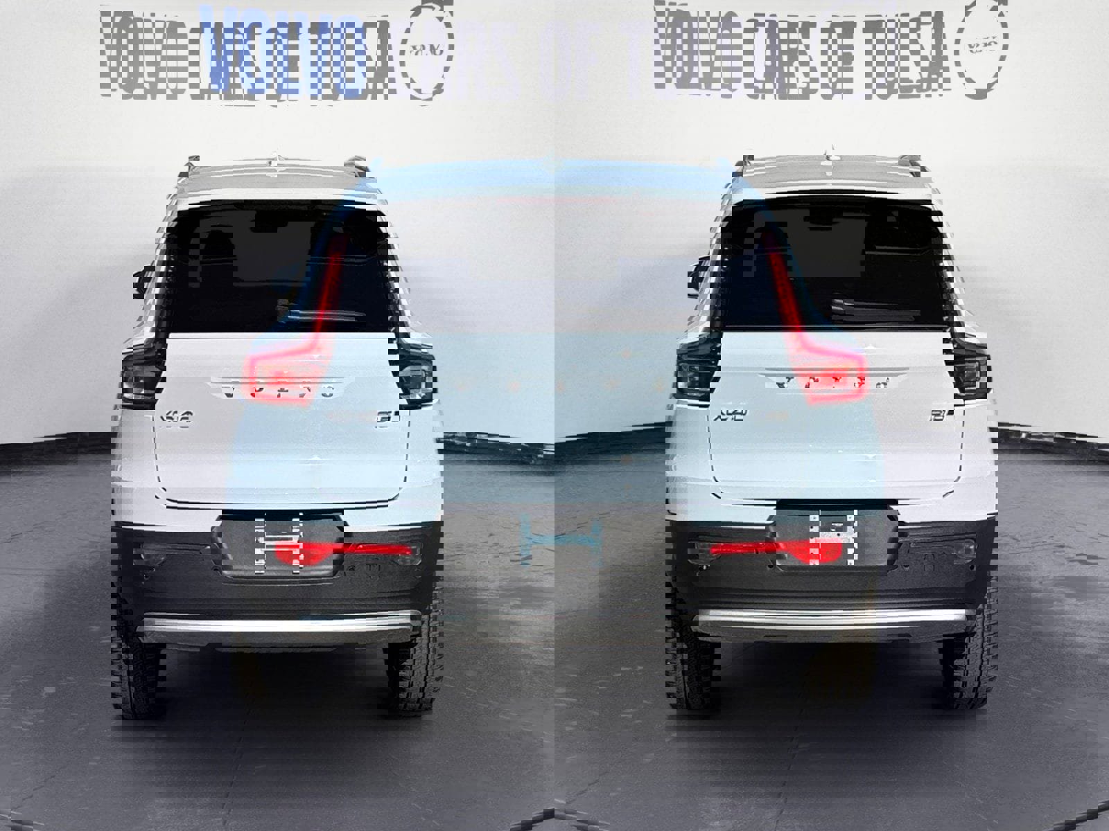 New 2025 Volvo XC40 B5 Ultra w/ Protection Package image 4