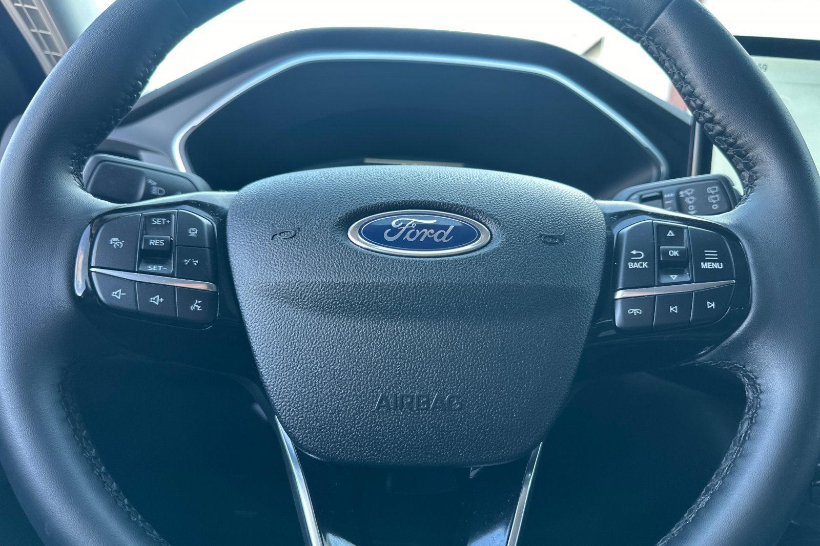 Used 2025 Ford Escape Platinum AWD/4WD image 23