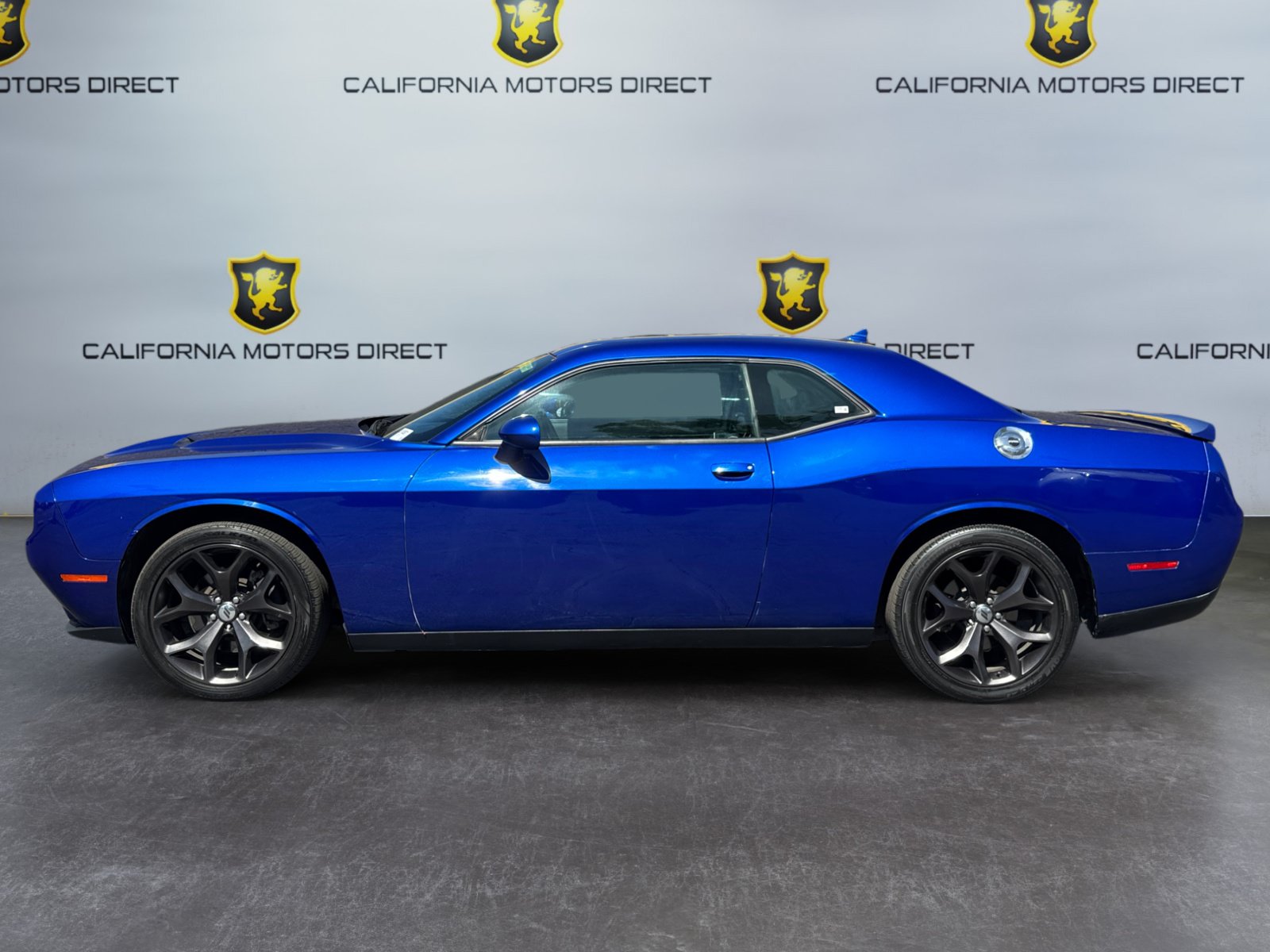 Used 2018 Dodge Challenger SXT Plus RWD image 2