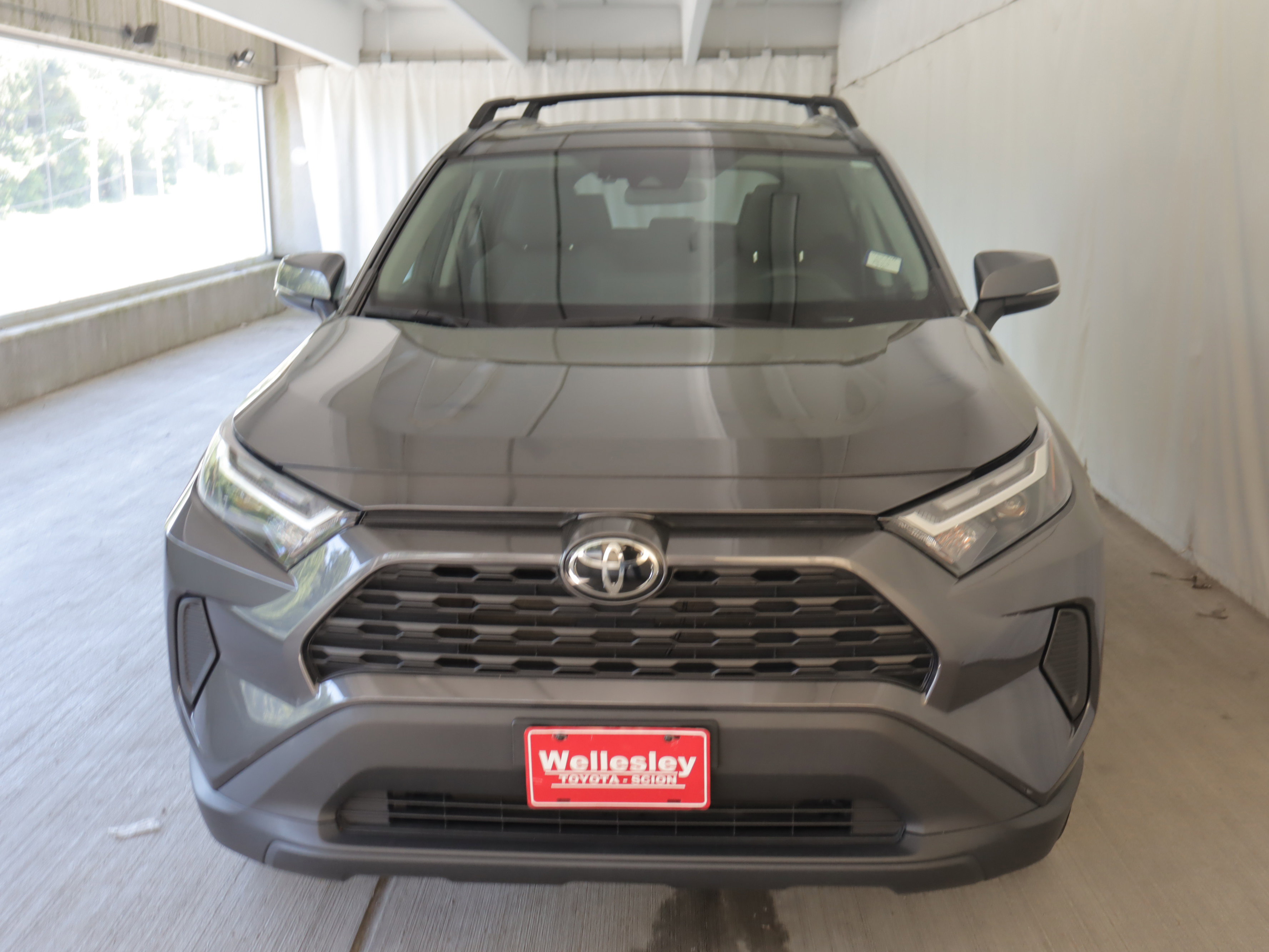 Used 2023 Toyota RAV4 XLE w/ Convenience Package AWD/4WD image 4