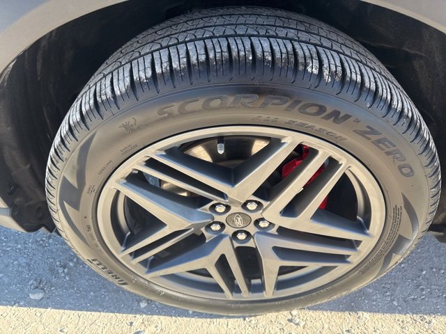 Used 2025 Ford Explorer ST-Line w/ ST-Line Street Pack image 30