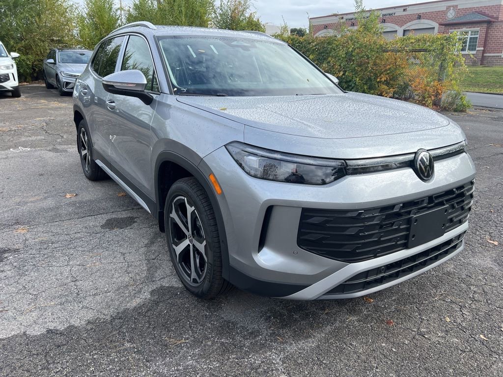 New 2026 Volkswagen Tiguan SE AWD/4WD image 3