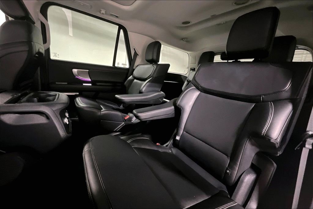 Used 2025 Ford Expedition Platinum AWD/4WD image 36