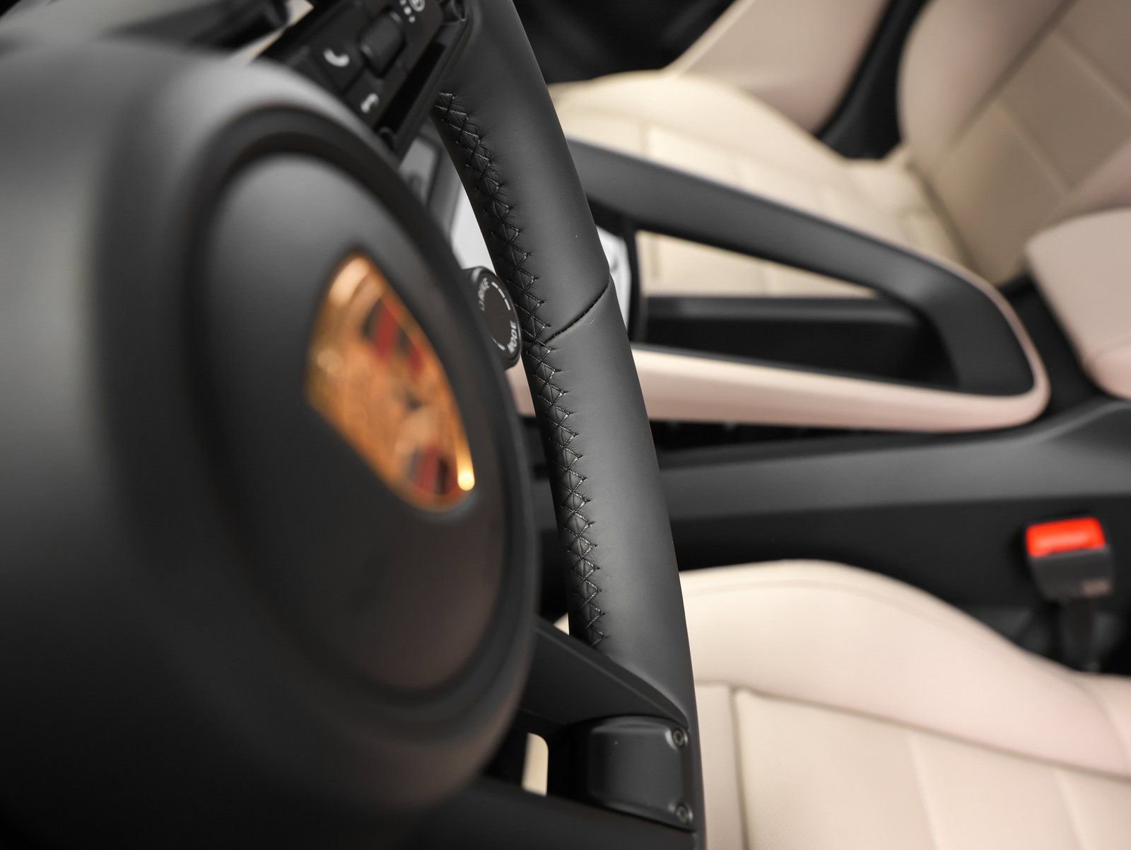 New 2026 Porsche Macan 4 Electric image 35