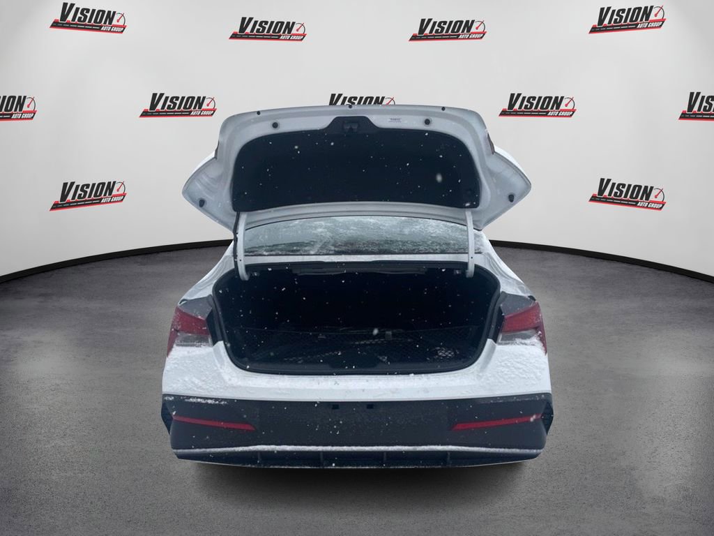 New 2024 Hyundai Elantra SEL w/ Convenience Package image 9