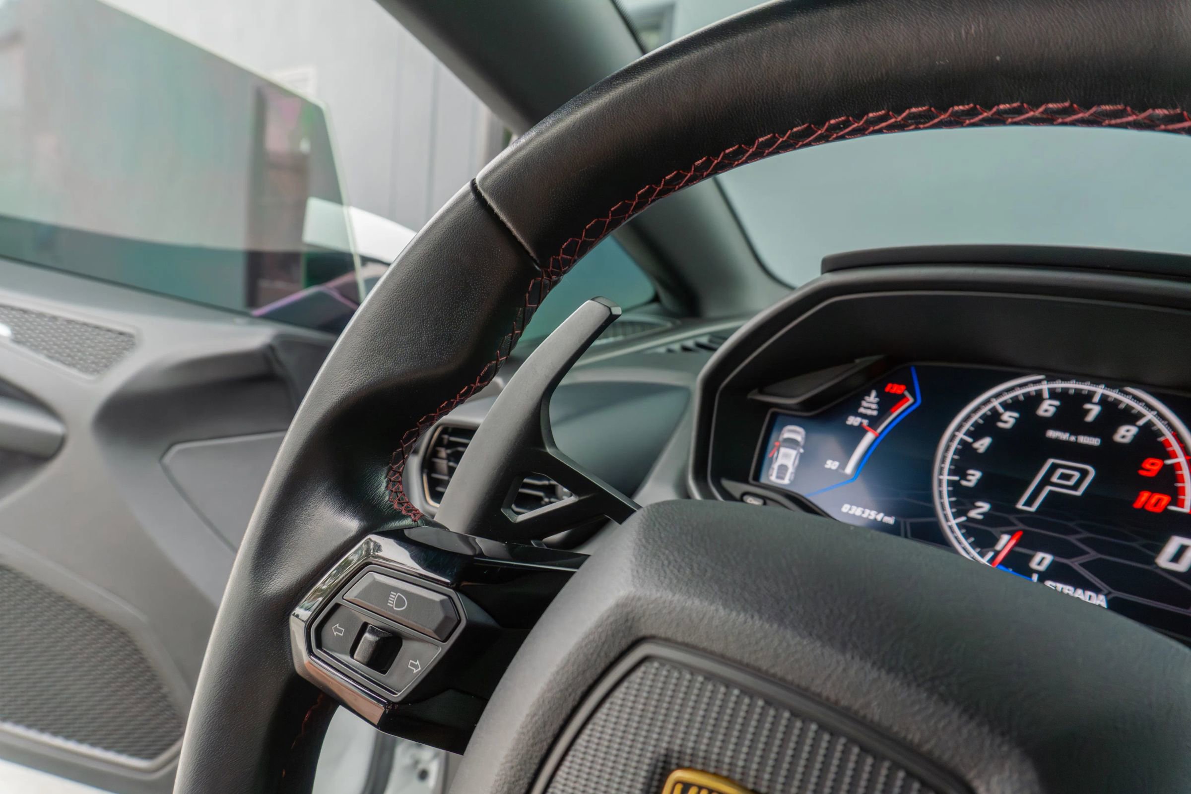 Used 2020 Lamborghini Huracan EVO image 54