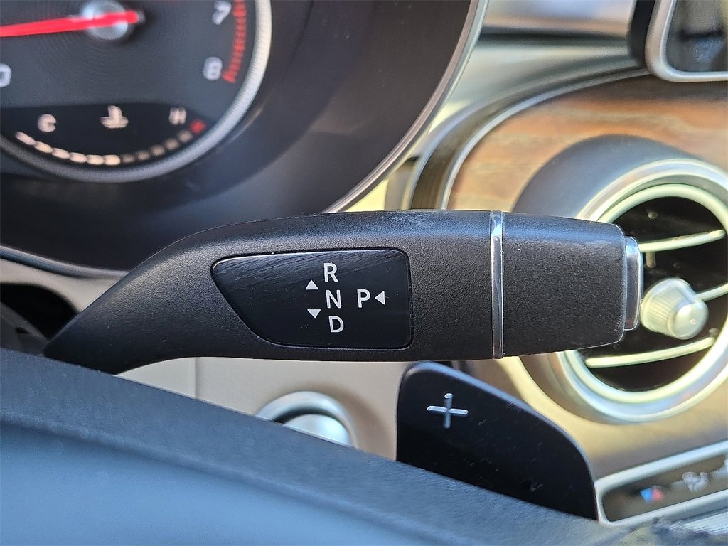 Used 2019 Mercedes-Benz GLC 300 4MATIC image 16