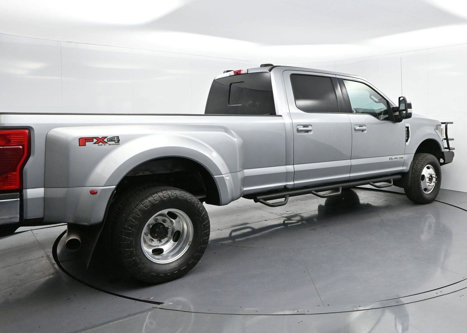Used 2020 Ford F350 Lariat w/ Lariat Value Package image 7