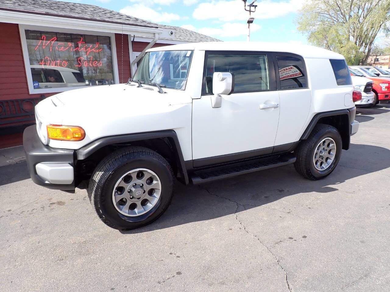 Used 2012 Toyota FJ Cruiser 4WD w/ Upgrade Pkg image 3