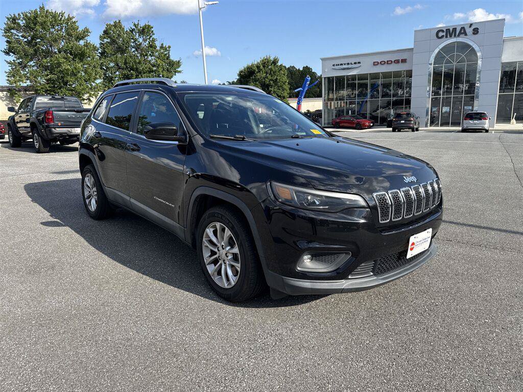 Used 2019 Jeep Cherokee Latitude w/ Cold Weather Group FWD image 7
