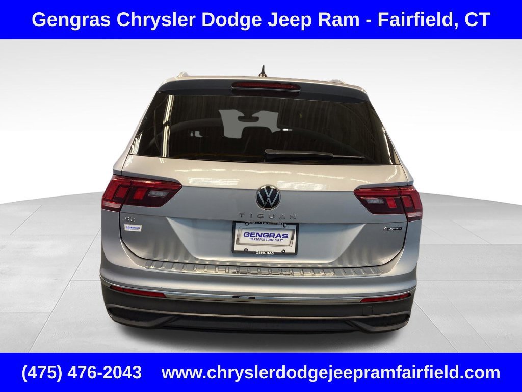 Used 2023 Volkswagen Tiguan SE AWD/4WD image 5