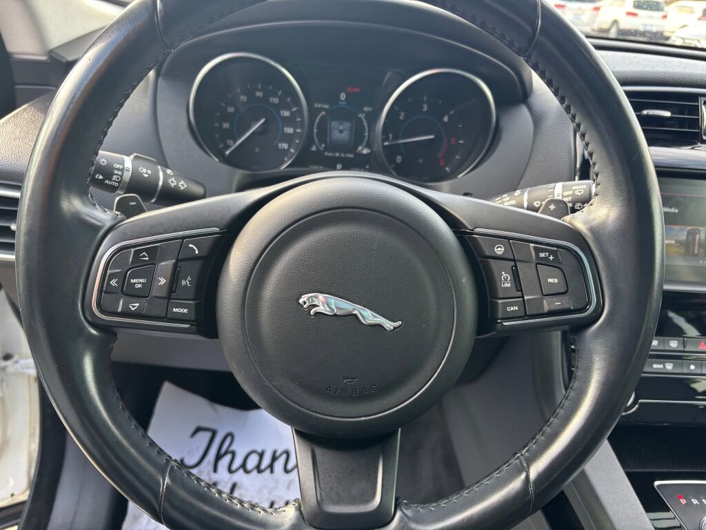 Used 2017 Jaguar F-PACE Premium image 19