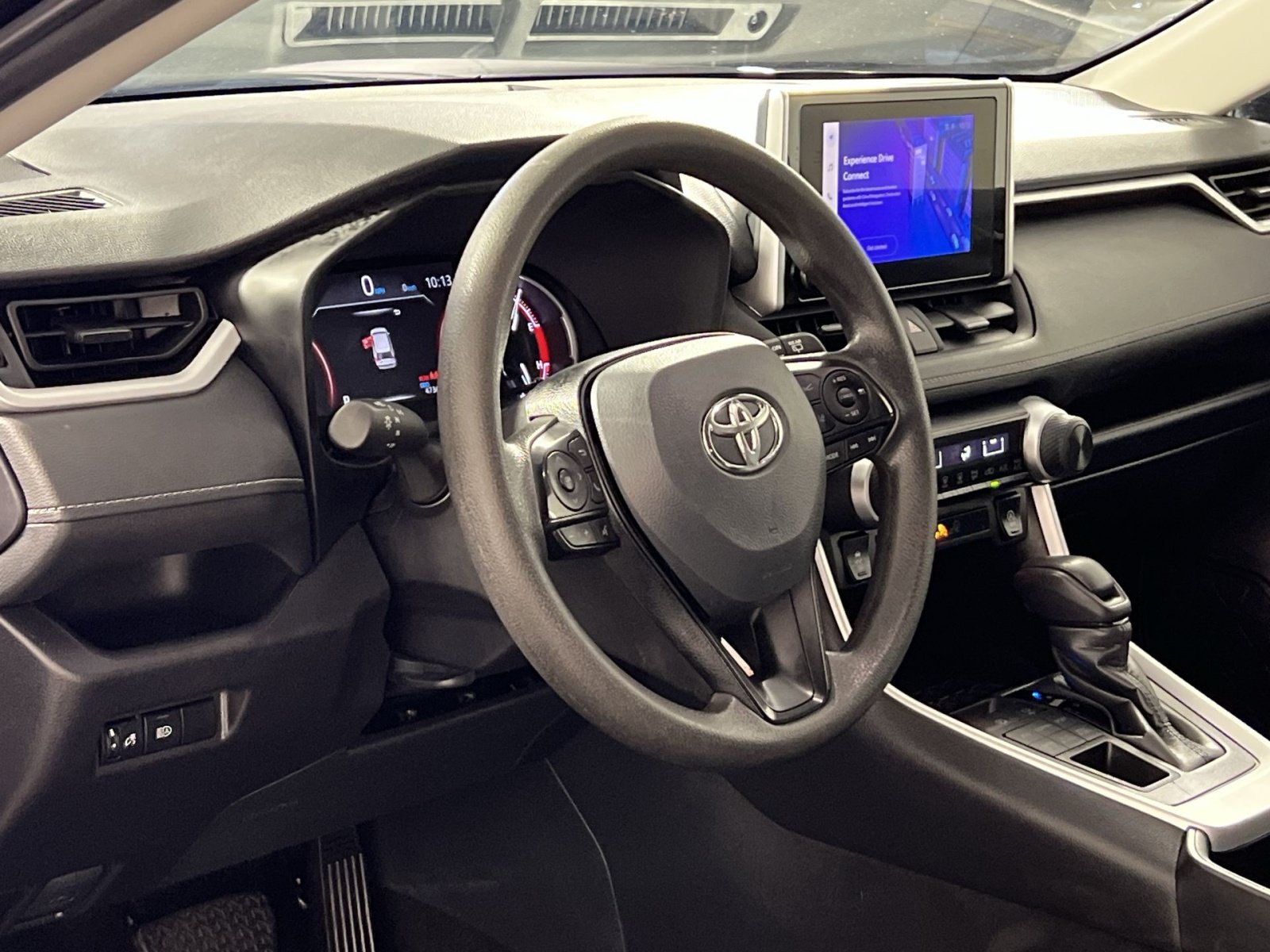 Used 2025 Toyota RAV4 LE AWD/4WD image 16