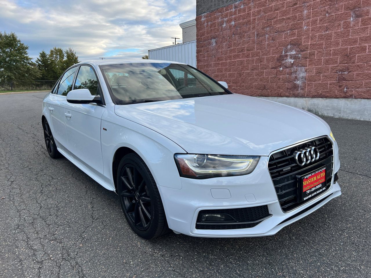 Used 2015 Audi A4 2.0T Premium Plus w/ Technology Package image 3