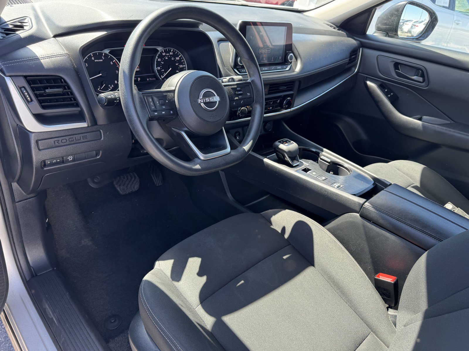 Used 2024 Nissan Rogue S image 11