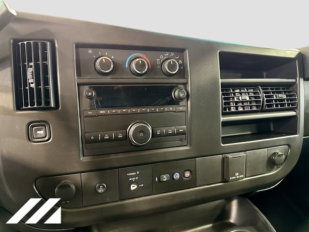 Used 2019 Chevrolet Express 2500 Extended RWD image 18
