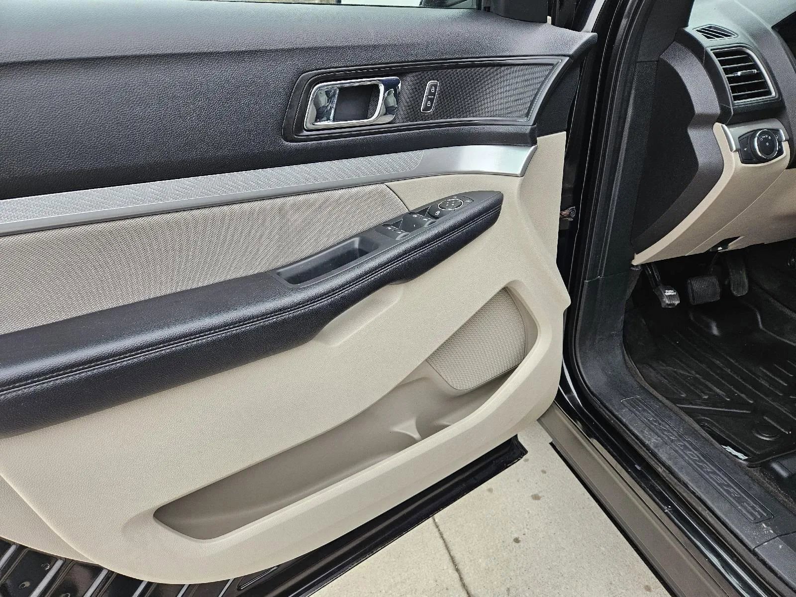 Used 2018 Ford Explorer 4WD image 9