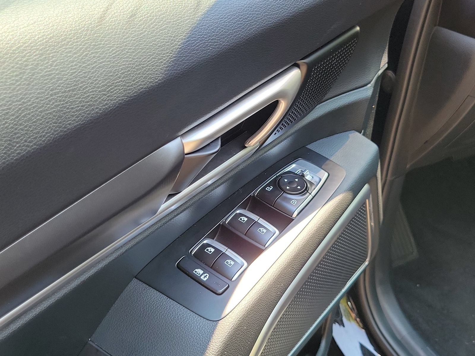 Certified 2025 Kia Telluride S FWD image 8