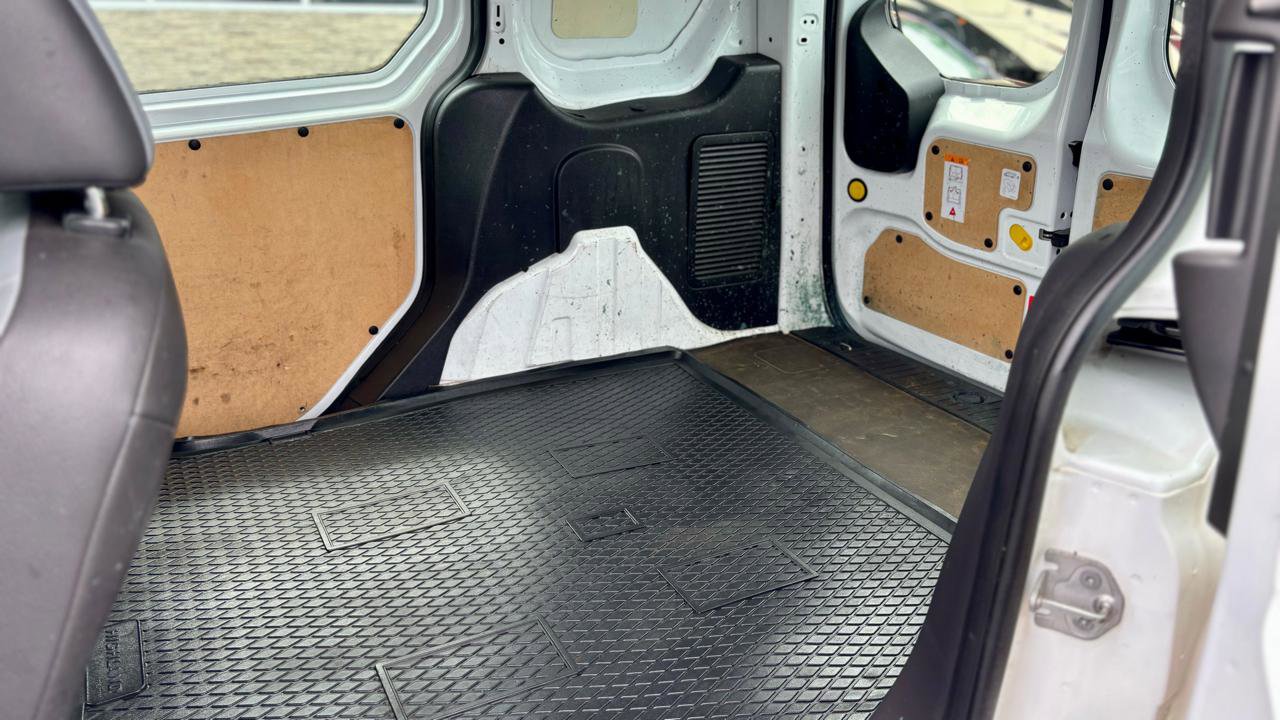 Used 2016 Ford Transit Connect XL FWD image 17