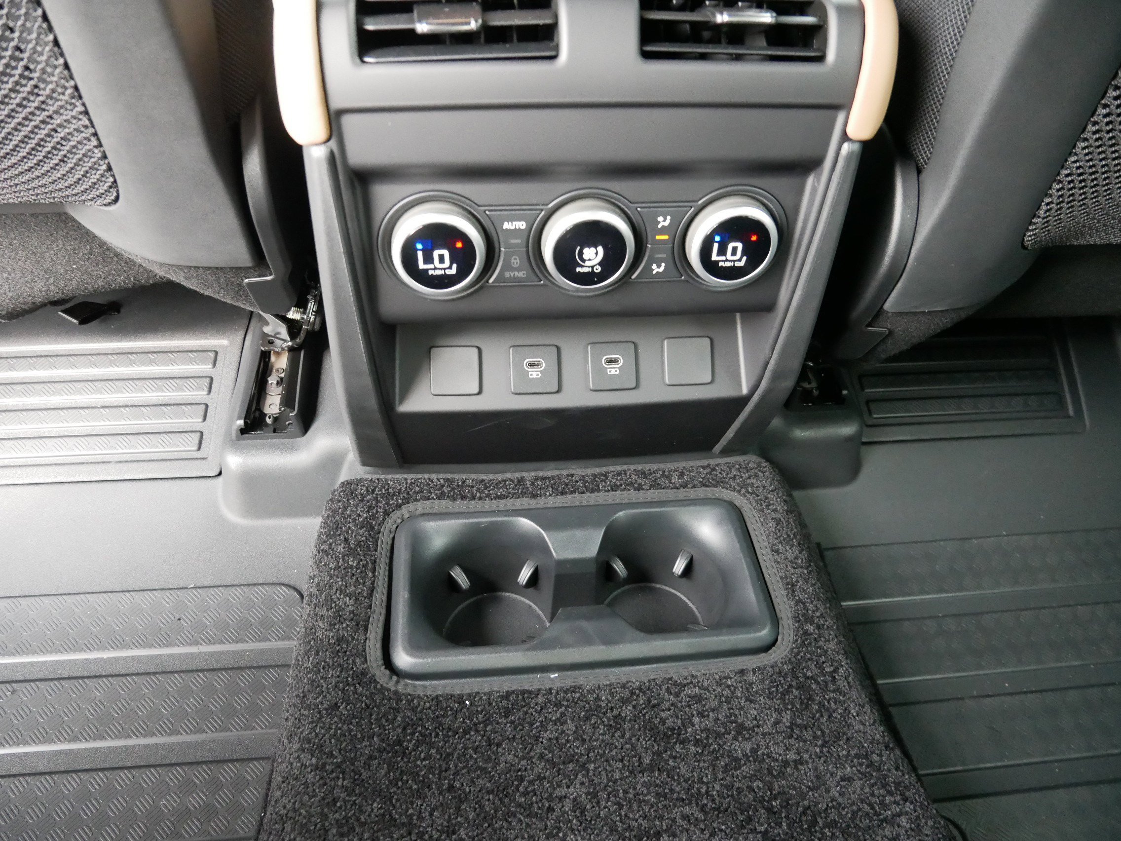 New 2025 Land Rover Defender 130 V8 image 8