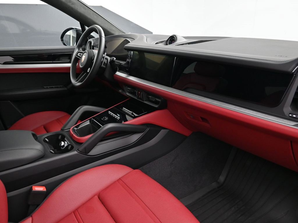 Certified 2026 Porsche Cayenne Coupe image 14