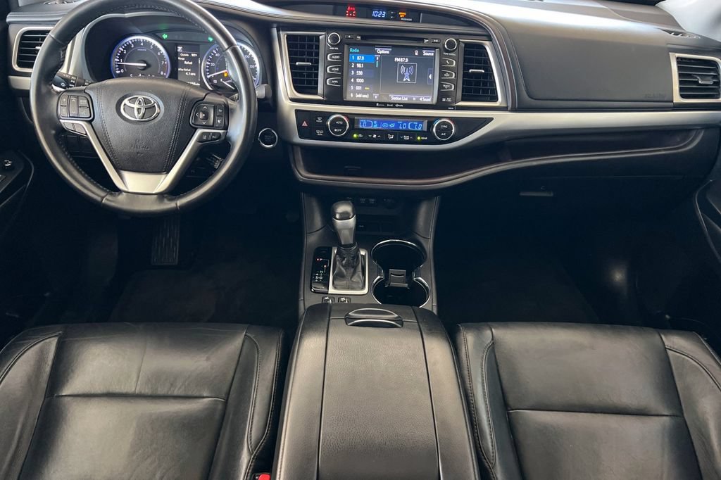 Certified 2018 Toyota Highlander XLE w/ Carpet Mat Package (TMS) FWD image 15