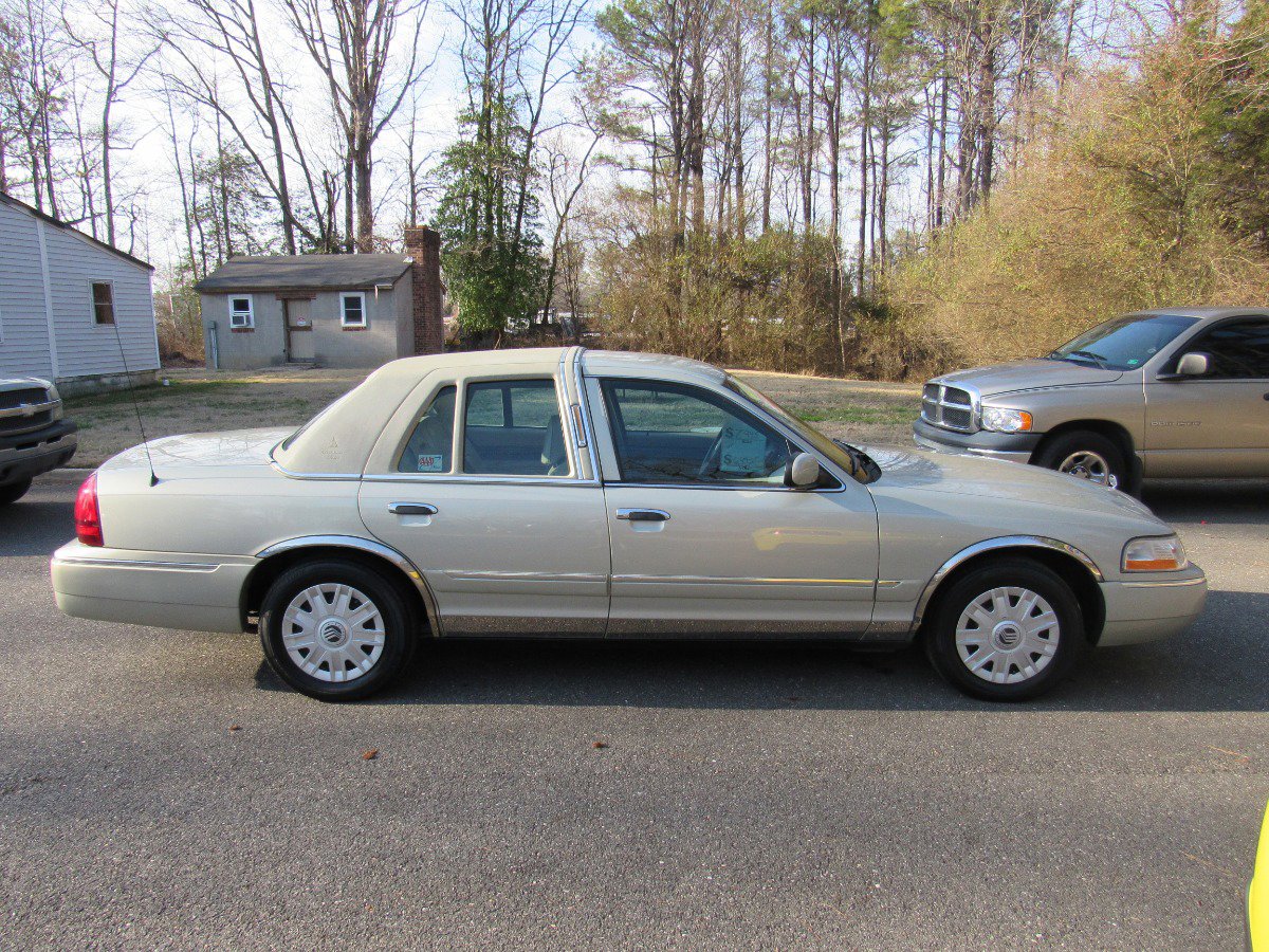Used 2005 Mercury Grand Marquis GS image 5
