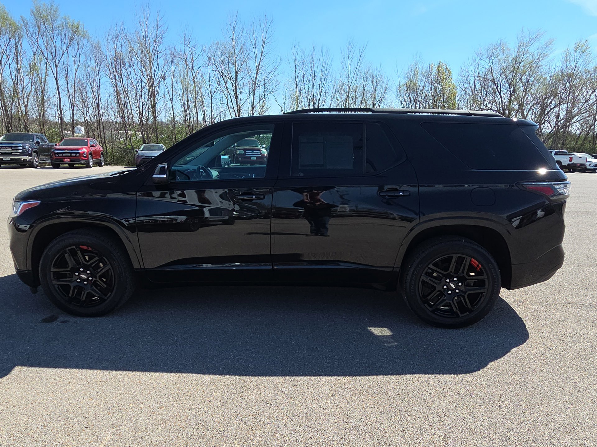 Used 2021 Chevrolet Traverse Premier w/ Redline Edition image 5