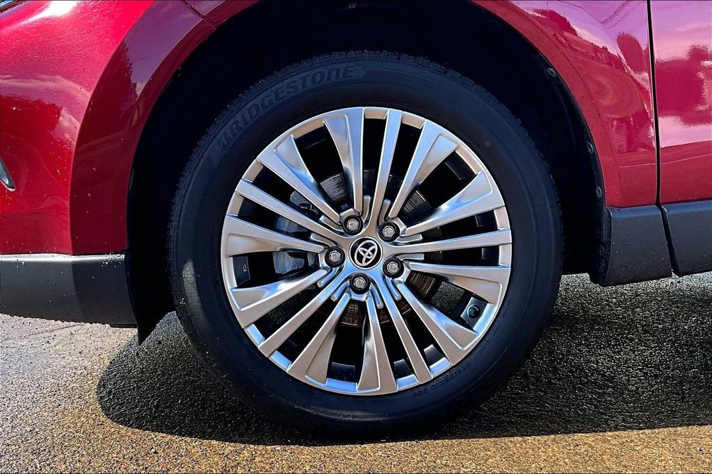 Used 2021 Toyota Venza Limited w/ Advanced Technology Package AWD/4WD image 12