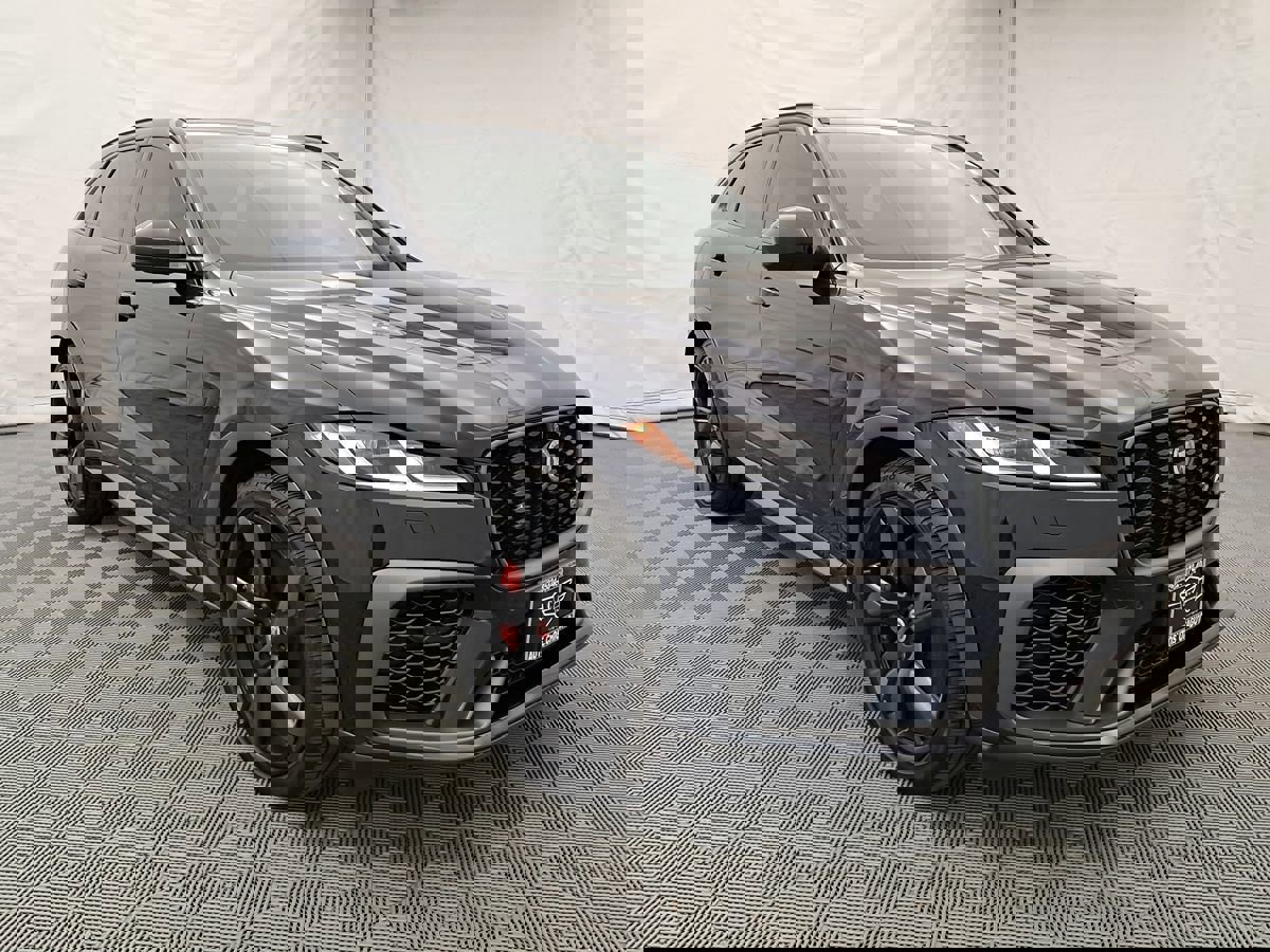 Used 2021 Jaguar F-PACE SVR image 3