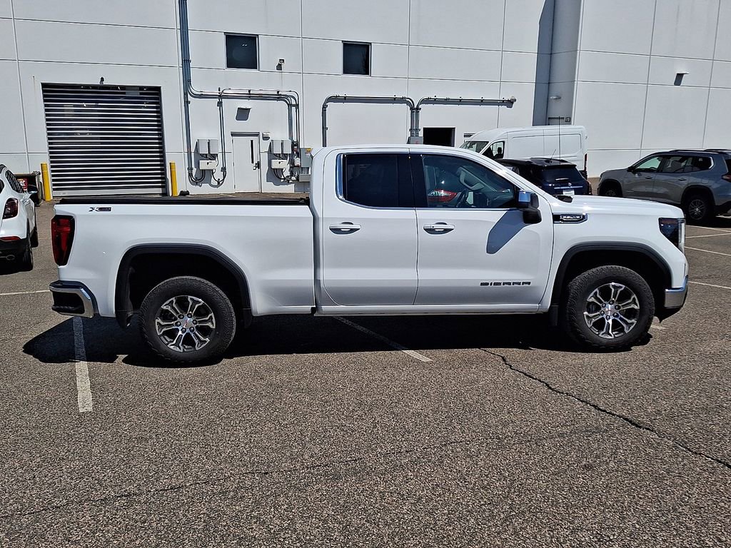 Used 2025 GMC Sierra 1500 SLE w/ X31 Off-Road Package AWD/4WD image 10