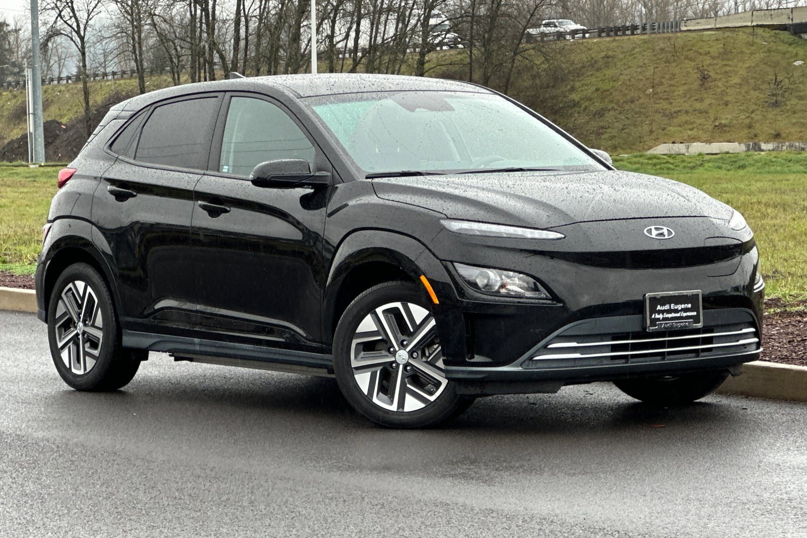 Used 2023 Hyundai Kona SE image 1