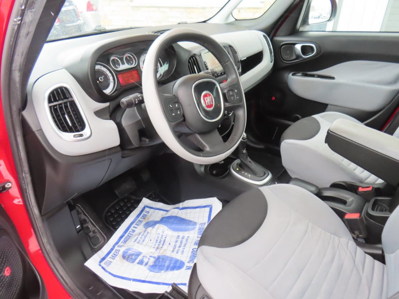 Used 2014 FIAT 500L Easy w/ Popular Equipment Group image 11