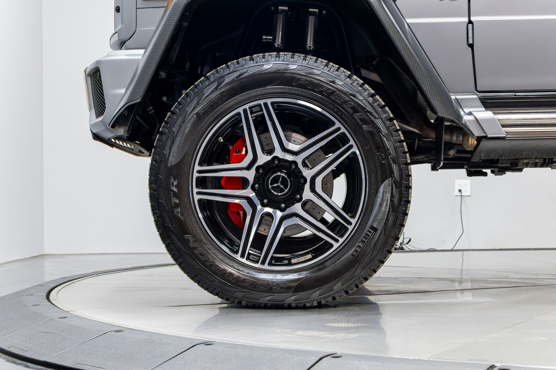 Used 2017 Mercedes-Benz G 550 Squared image 43