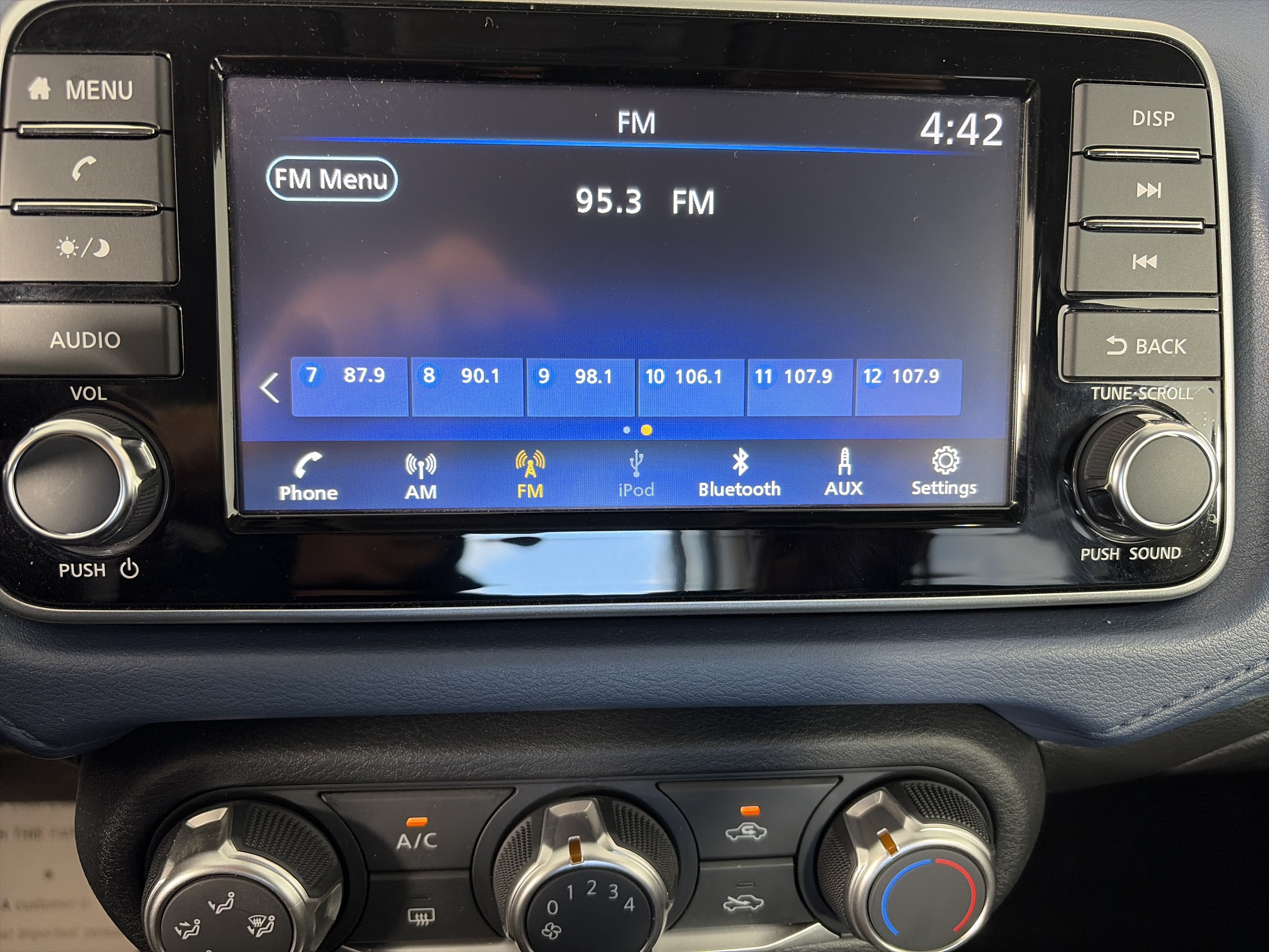 Used 2025 Nissan Versa SV w/ Trunk Package FWD image 18