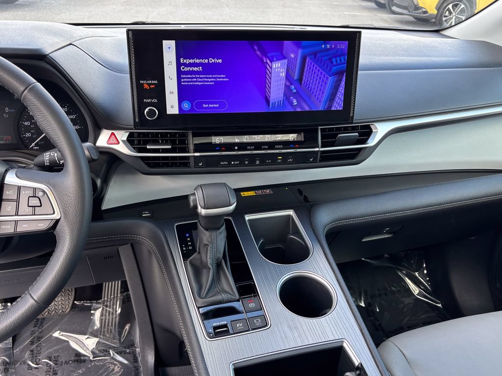 Used 2026 Toyota Sienna XLE FWD image 25