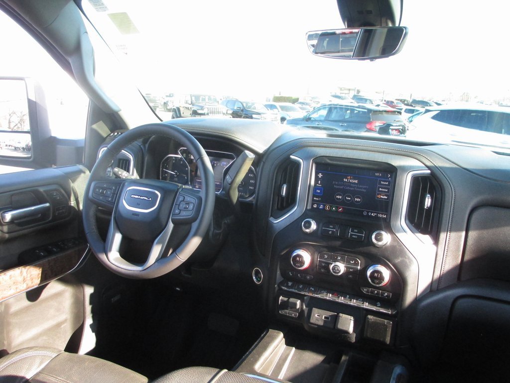 Used 2020 GMC Sierra 3500 Denali w/ Denali Ultimate Package image 27