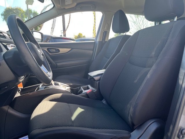 Used 2017 Nissan Rogue Sport S w/ S Appearance Package FWD image 4