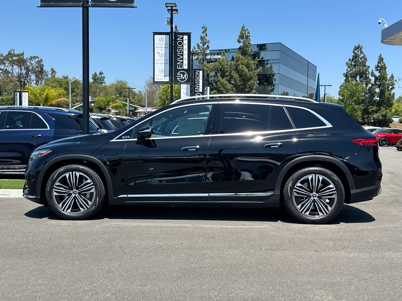 New 2026 Mercedes-Benz EQS 400 4MATIC SUV image 6