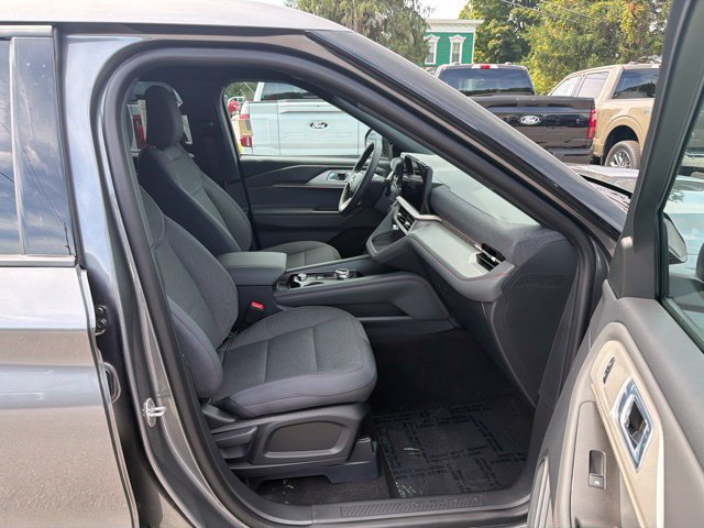 Used 2027 Ford Explorer Active AWD/4WD image 29