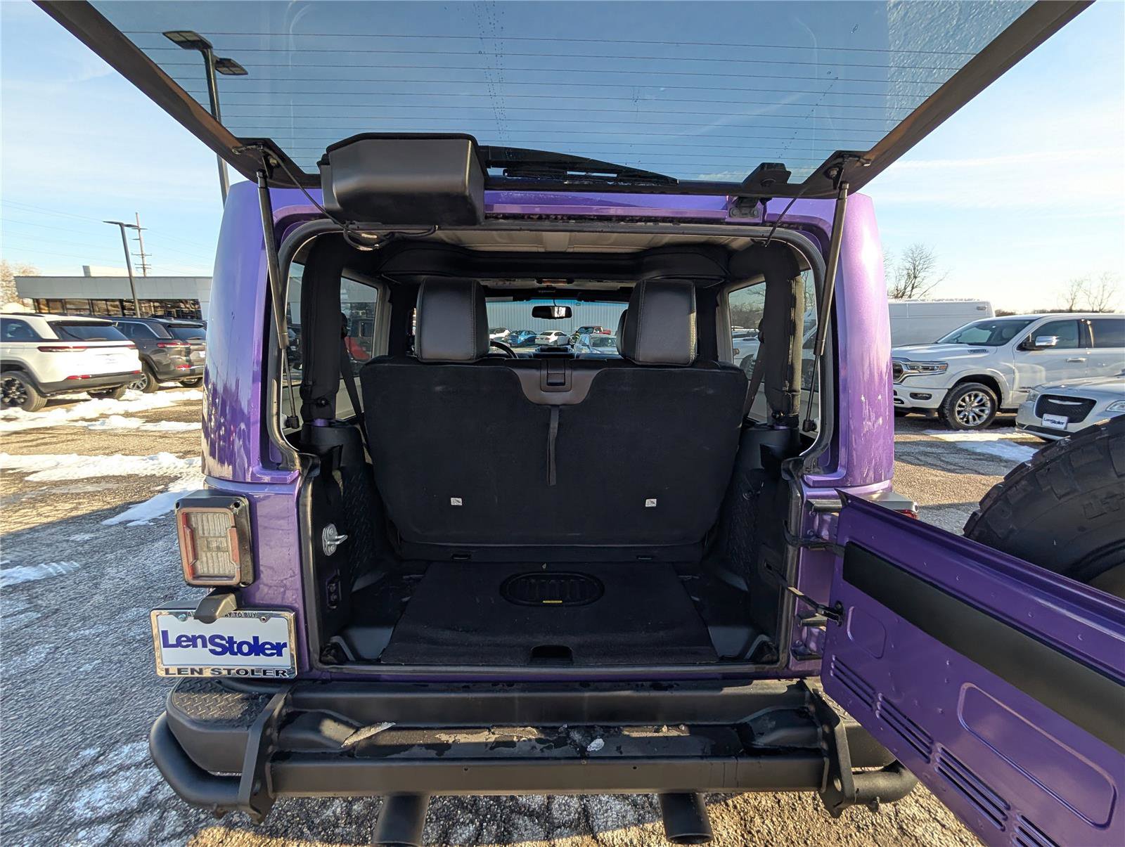 Used 2017 Jeep Wrangler Sahara image 12