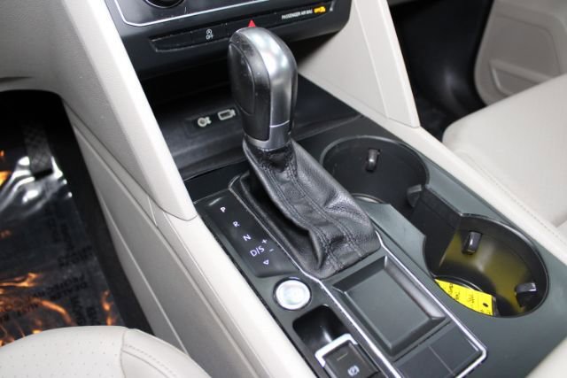 Used 2019 Volkswagen Atlas SE w/ Towing Package FWD image 16
