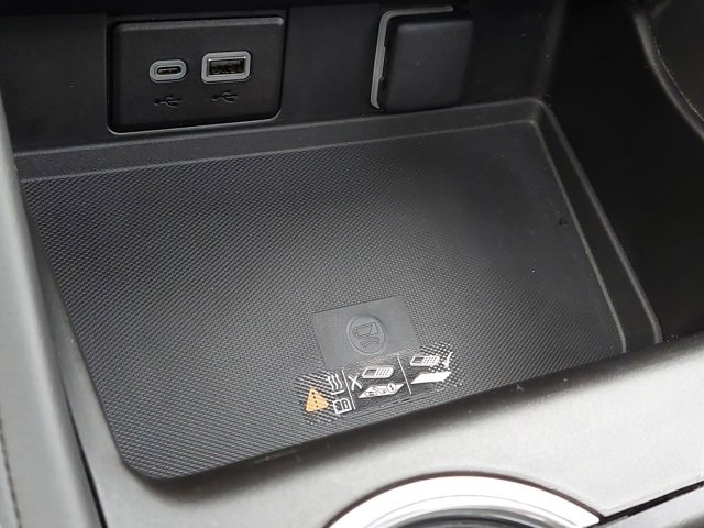 Used 2024 Chevrolet Suburban High Country image 42