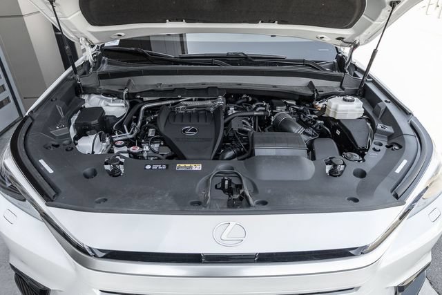 Used 2025 Lexus TX 500h AWD w/ Technology Package image 18