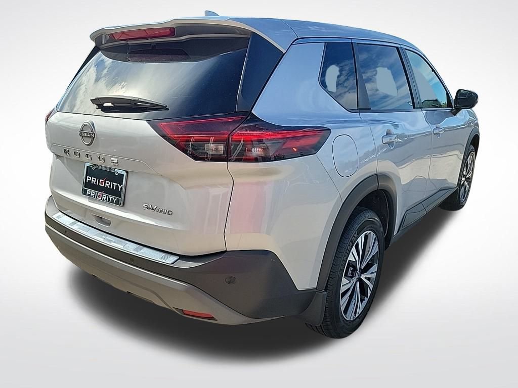 Used 2022 Nissan Rogue SV image 5