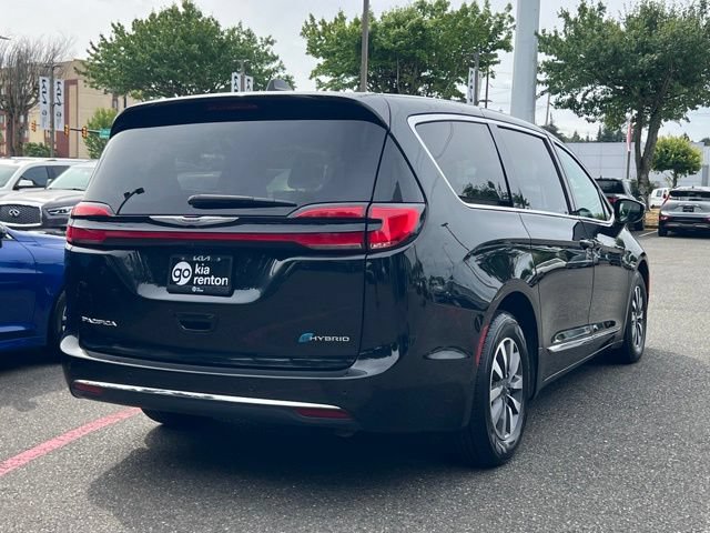 Used 2023 Chrysler Pacifica Limited FWD image 7